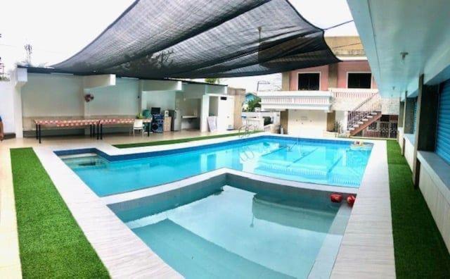 Deluxe Villa Leah Natural Hotspring Resort Calamba  Eksteriør billede